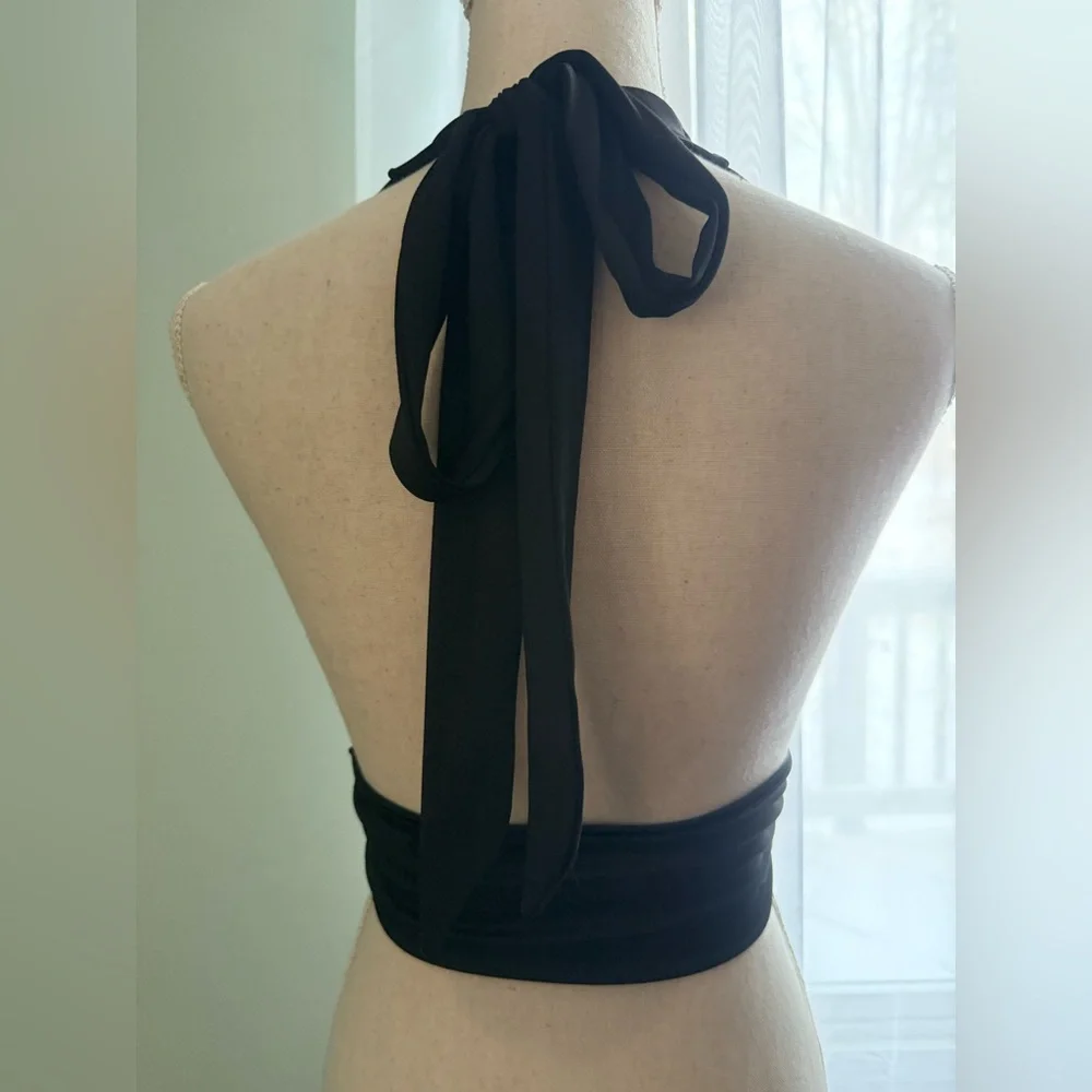 π Deep V-Neck Black Halter Top / Tie Back / Size Small / NWOT! π€ - Picture 5 of 5